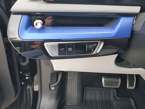 New 2026 Cadillac Optiq Sport 1 image 31