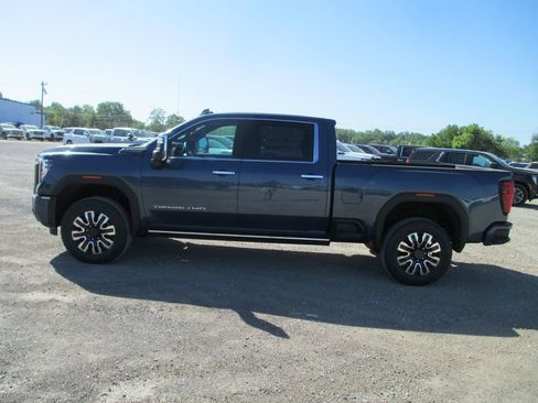 New 2026 GMC Sierra 2500 Denali Ultimate AWD/4WD image 9