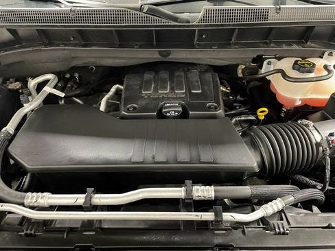 Used 2024 Chevrolet Silverado 1500 LT AWD/4WD image 23