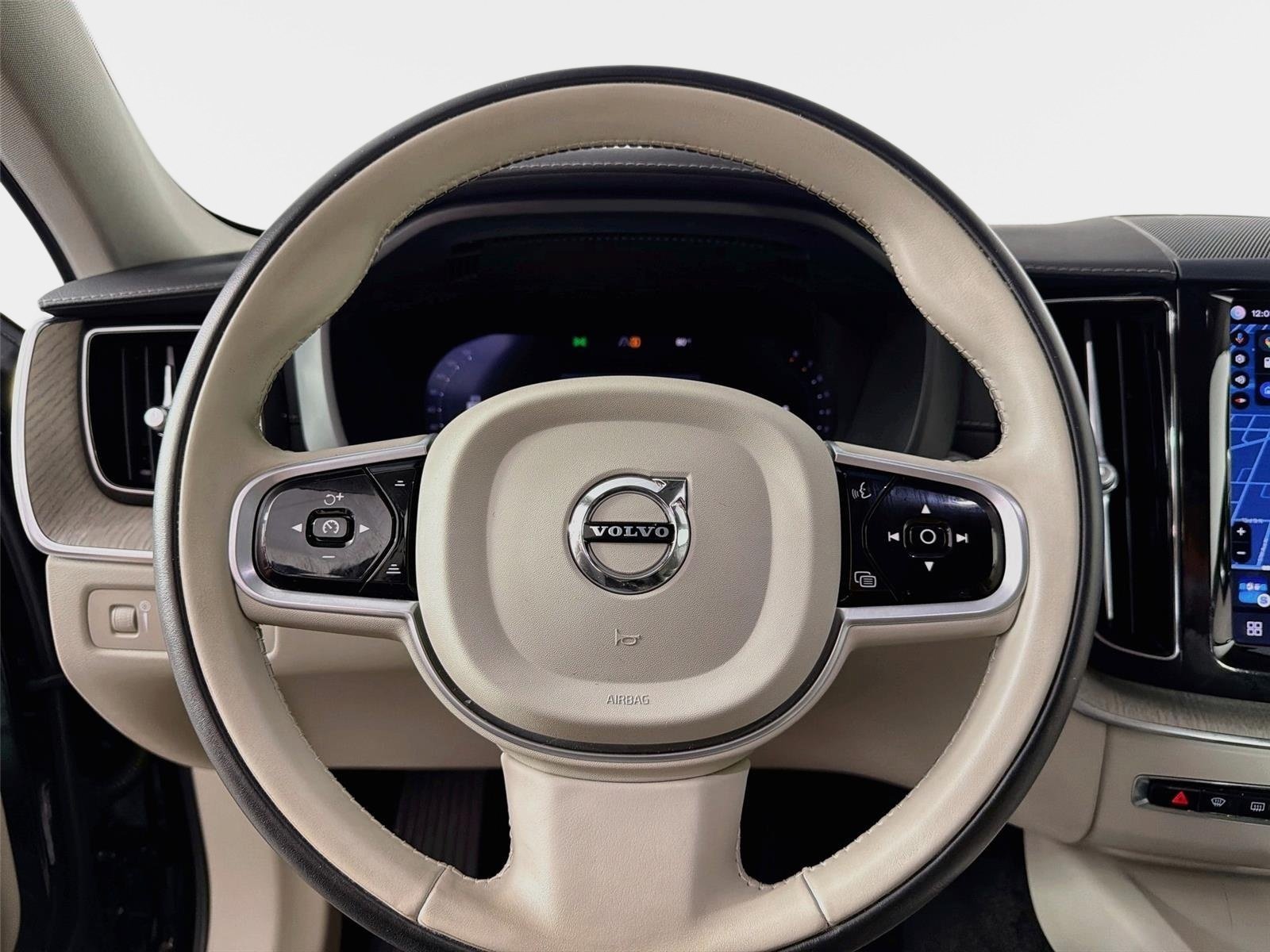 Used 2022 Volvo XC60 B5 Inscription w/ Advanced Package FWD image 12