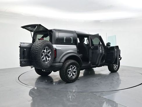 Used 2025 Ford Bronco Badlands image 48