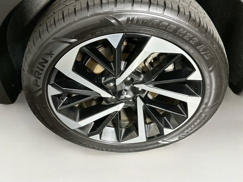 Used 2024 Mitsubishi Outlander SE AWD/4WD image 11