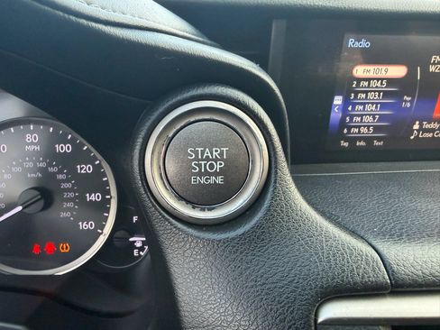 Used 2018 Lexus IS 300 image 36