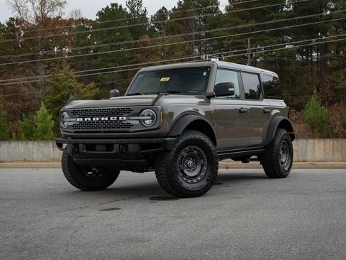 New 2025 Ford Bronco Badlands image 2