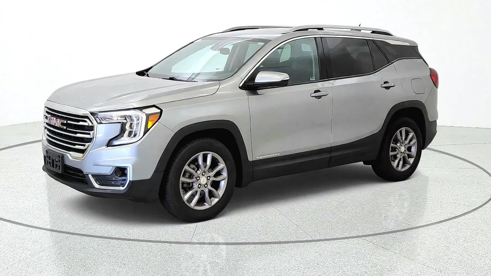 Used 2024 GMC Terrain SLT AWD/4WD image 4