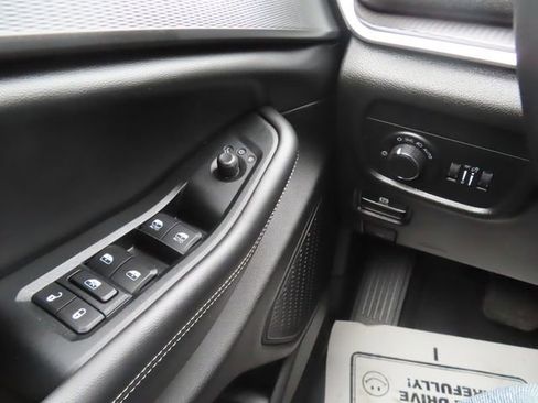 Used 2023 Jeep Grand Cherokee Laredo w/ Luxury Tech Group I image 32