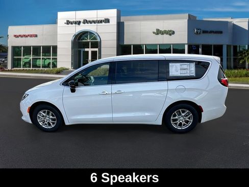 New 2026 Chrysler Voyager LX image 5