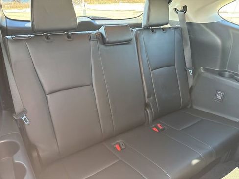 Certified 2024 Toyota Highlander XLE image 18