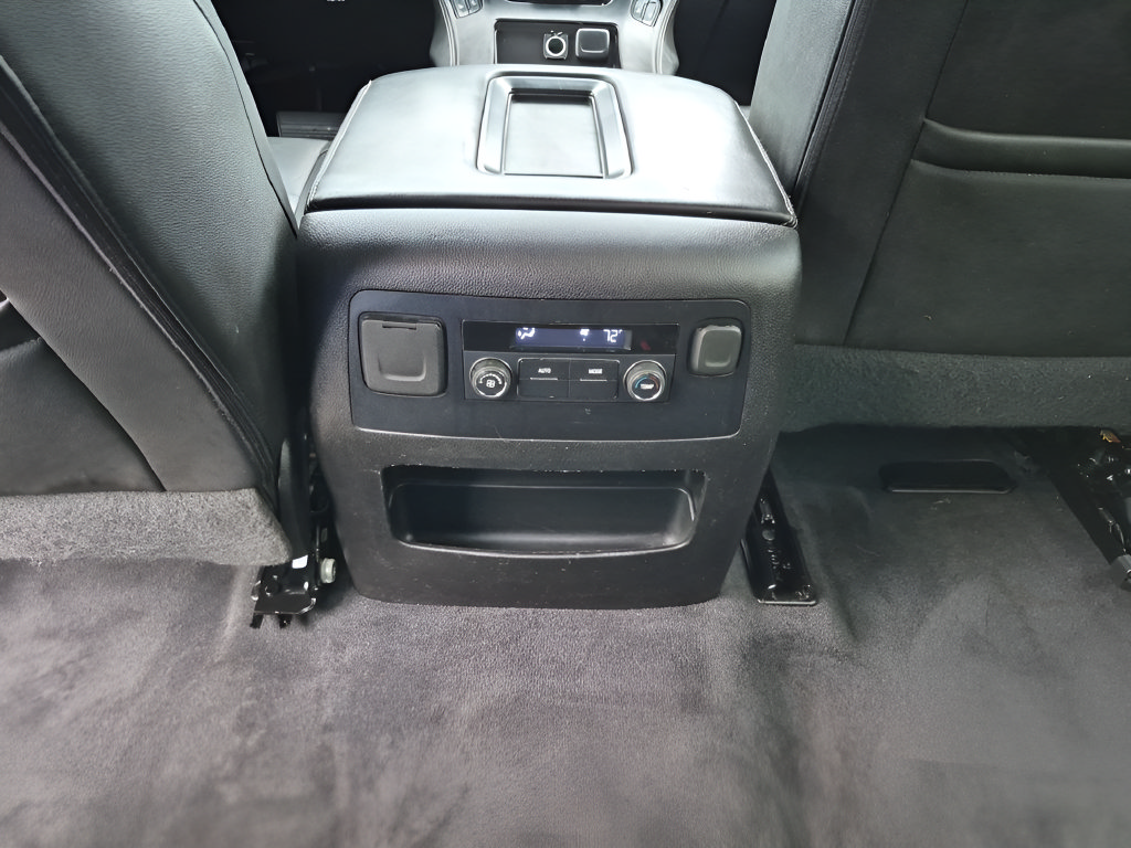 Used 2019 Chevrolet Tahoe LT AWD/4WD image 32