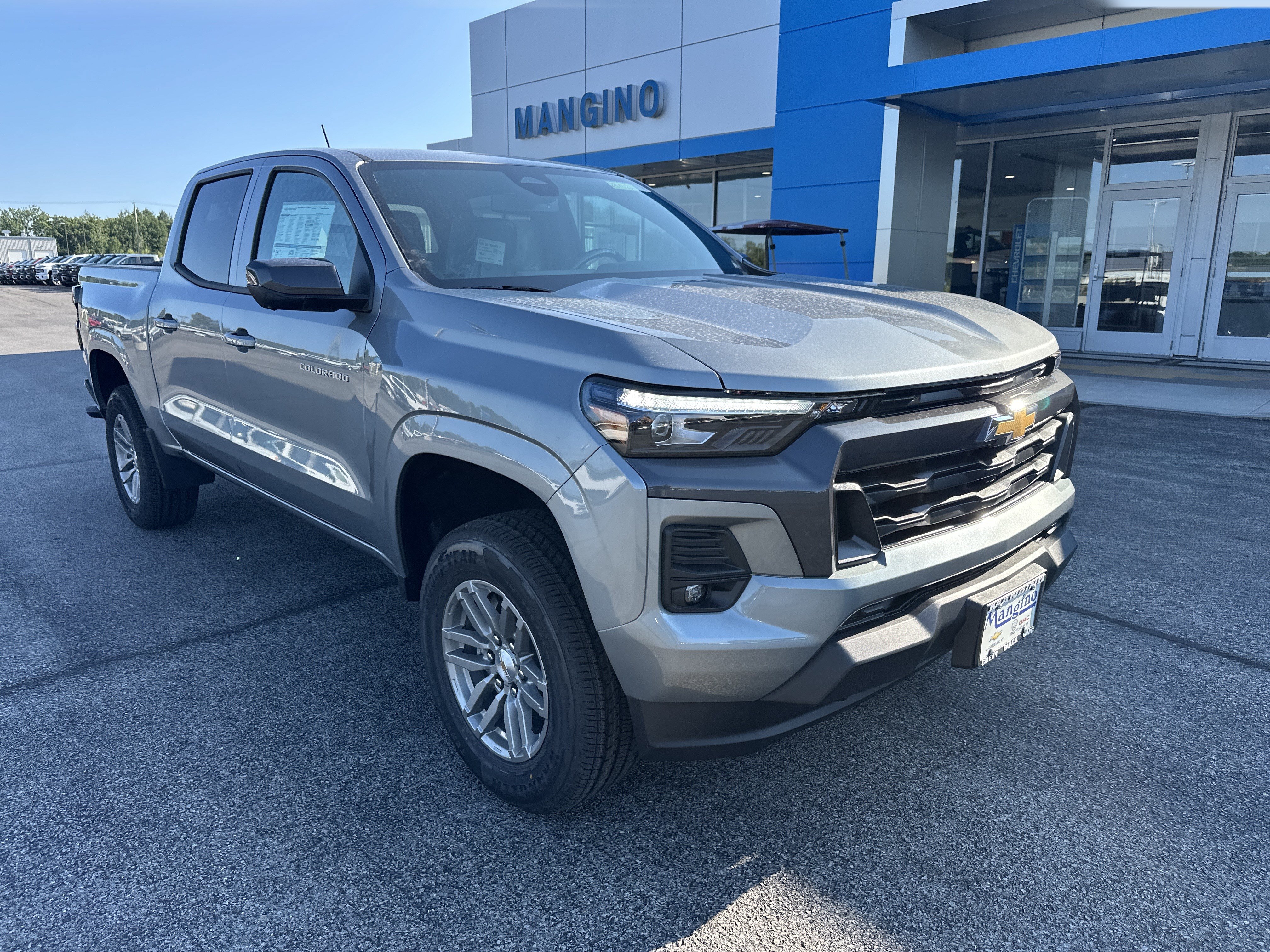 New 2026 Chevrolet Colorado LT w/ LT Convenience Package AWD/4WD image 2