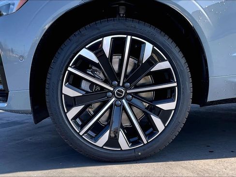 New 2026 Volvo XC60 T8 Ultra w/ Climate Package image 14