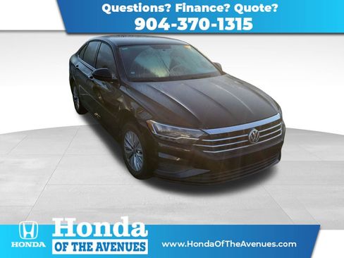 Used 2019 Volkswagen Jetta S image 1