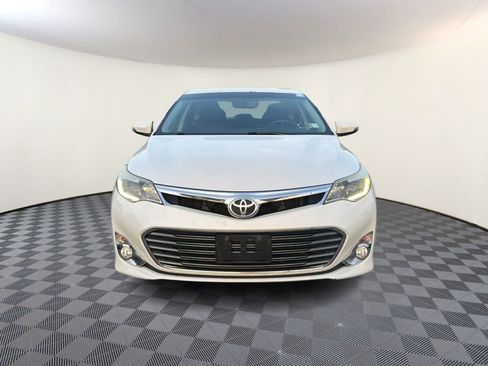 Used 2014 Toyota Avalon Limited FWD image 3