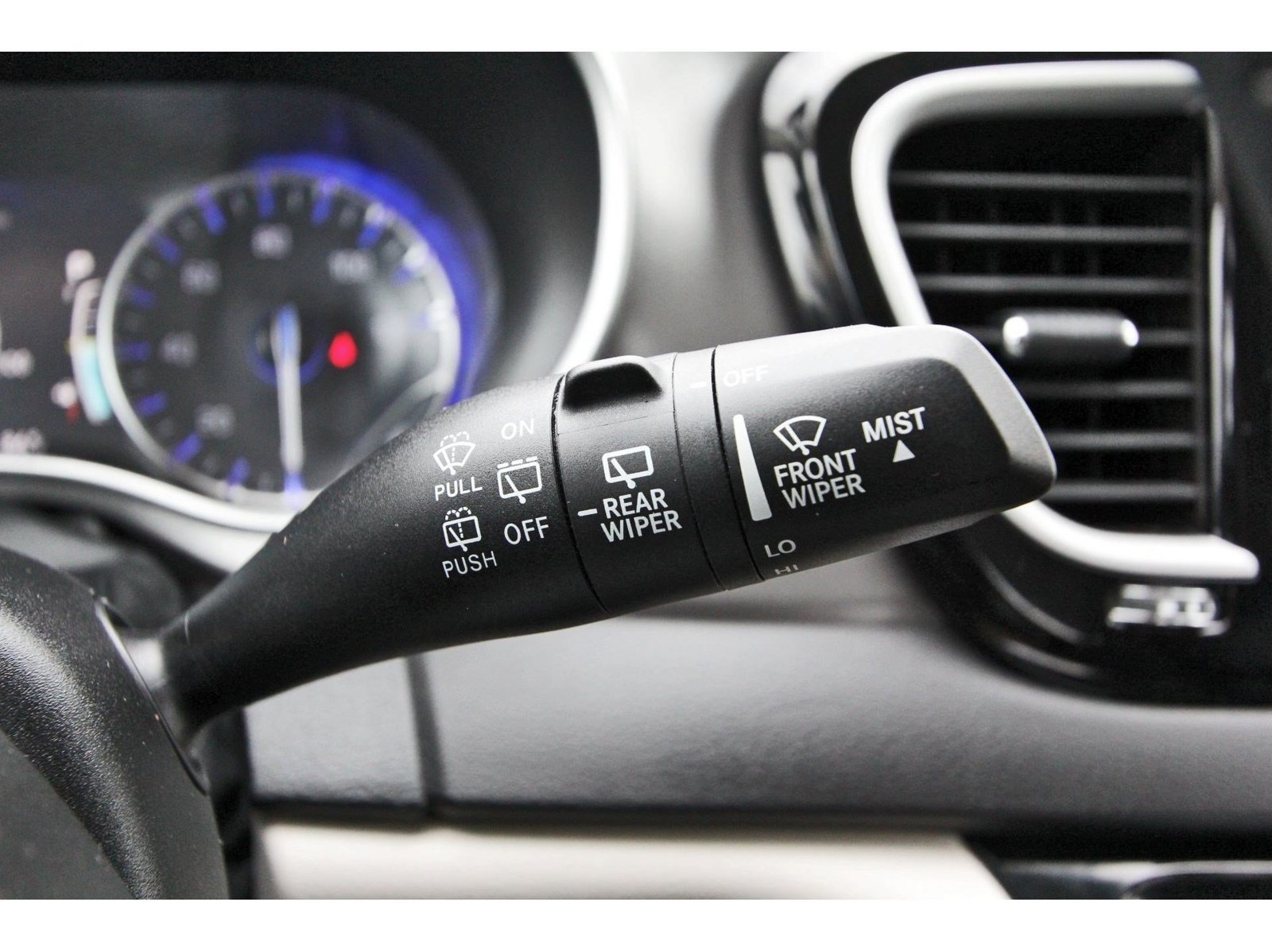 Used 2024 Chrysler Pacifica Touring-L FWD image 20