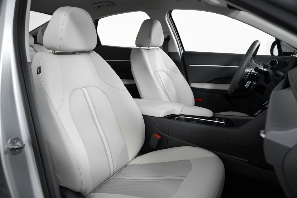 New 2026 Hyundai Sonata SEL FWD image 22