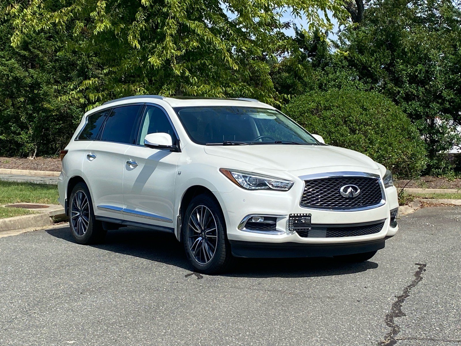 Used 2018 INFINITI QX60 FWD w/ Premium Plus Package image 2