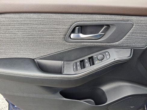 Used 2023 Nissan Rogue SV image 22