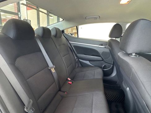 Used 2020 Hyundai Elantra SEL w/ Winter Weather Package image 10