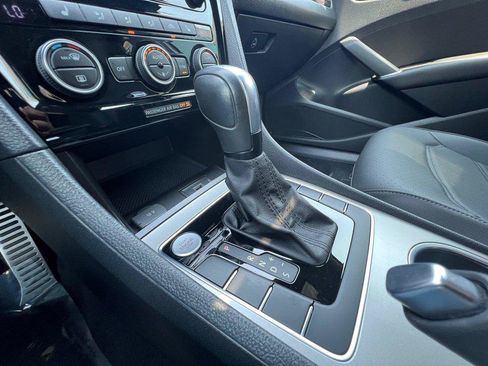 Certified 2022 Volkswagen Passat 2.0T R-Line FWD image 18