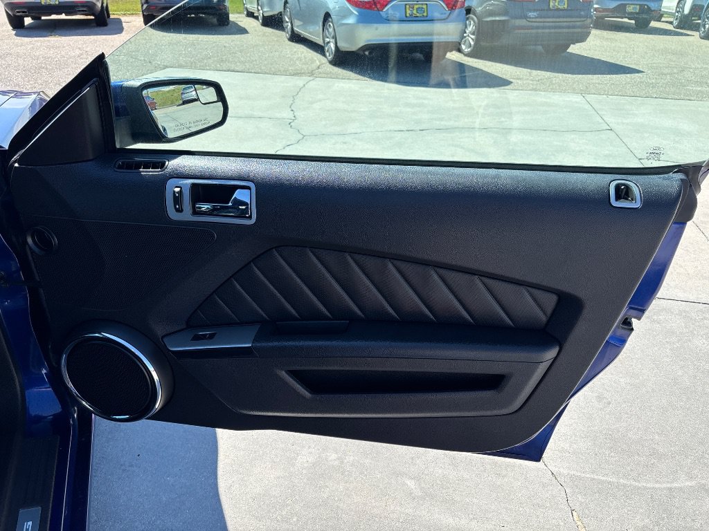 Used 2014 Ford Mustang Premium RWD image 20
