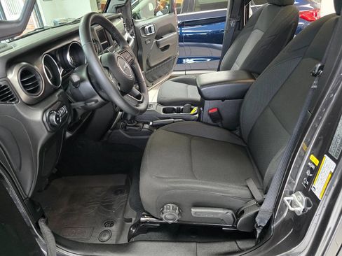 Used 2022 Jeep Wrangler Unlimited Sport image 19