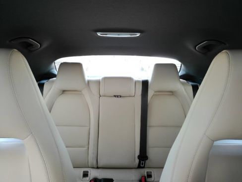 Used 2014 Mercedes-Benz CLA 250 image 32