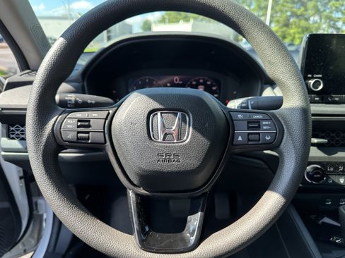 Used 2025 Honda Accord SE image 6