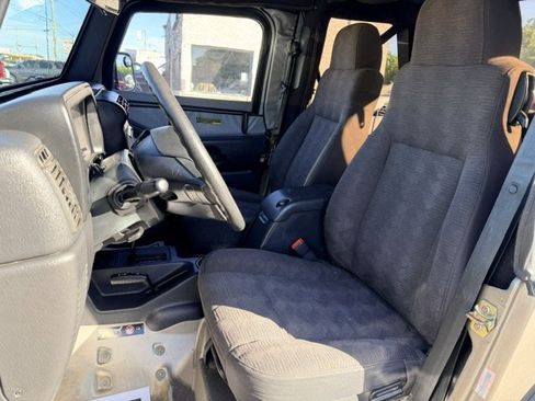 Used 2004 Jeep Wrangler X AWD/4WD image 11