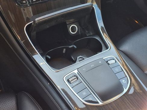 Used 2020 Mercedes-Benz GLC 300 image 7