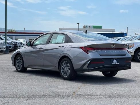 Used 2024 Hyundai Elantra SEL FWD image 6