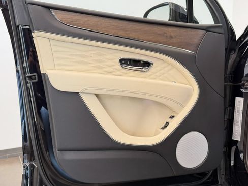 New 2026 Bentley Bentayga Extended Wheelbase AWD/4WD image 13
