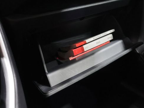 Used 2025 Toyota RAV4 XLE FWD image 29