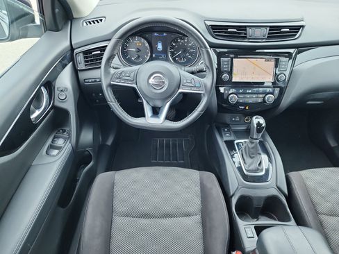 Used 2019 Nissan Rogue Sport SV w/ Technology Package image 12
