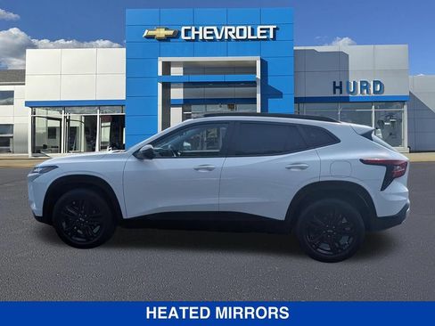 Used 2024 Chevrolet Trax ACTIV w/ Sunroof Package FWD image 7