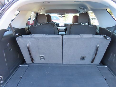 Certified 2024 Ford Explorer XLT image 36