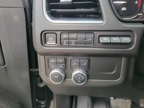 Used 2021 GMC Yukon XL AT4 w/ AT4 Premium Package image 17