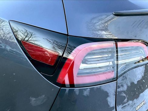 Used 2023 Tesla Model Y Performance image 25