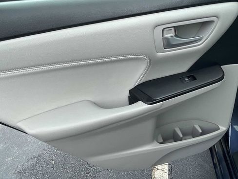 Used 2017 Toyota Camry XLE FWD image 12