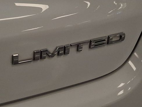 Certified 2025 Jeep Compass Limited AWD/4WD image 30