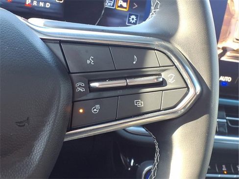 Used 2024 Chevrolet Equinox EV LT image 12