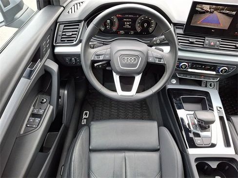 Certified 2025 Audi Q5 2.0T Premium w/ Convenience Plus Package image 12