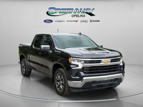 Used 2022 Chevrolet Silverado 1500 LT AWD/4WD image 1