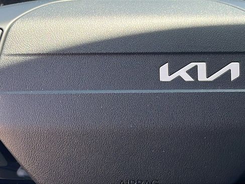 Used 2025 Kia K4 FWD image 17