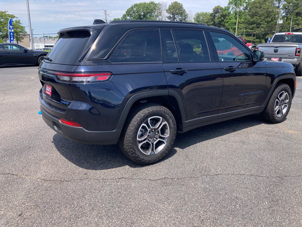 New 2024 Jeep Grand Cherokee Trailhawk w/ Luxury Tech Group III AWD/4WD image 5