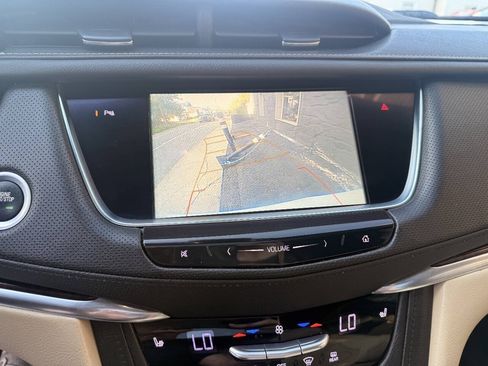 Used 2018 Cadillac XT5 Luxury w/ Driver Awareness Package AWD/4WD image 21
