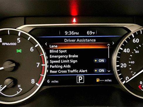 New 2025 Nissan Sentra SR w/ SR Premium Package image 28