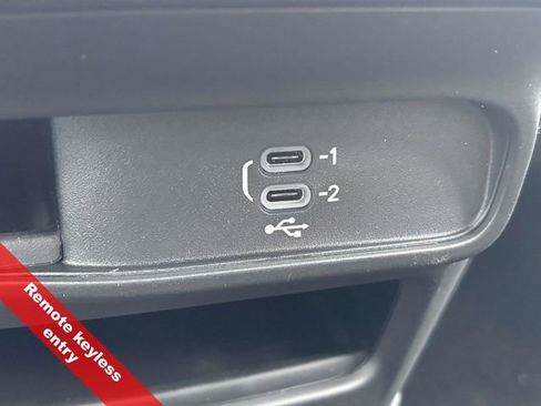 New 2026 Chrysler Pacifica Select image 33