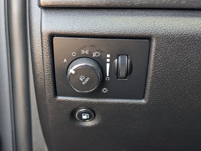 Used 2018 Jeep Grand Cherokee Laredo RWD image 20