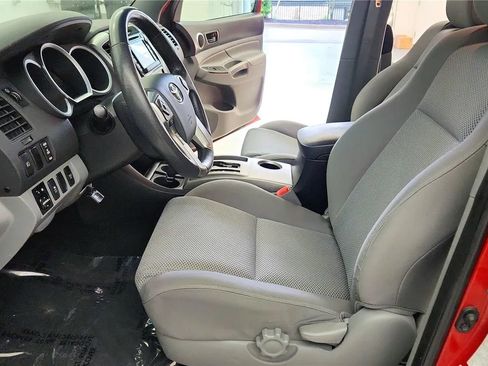Used 2015 Toyota Tacoma 4x4 Double Cab w/ TRD Sport Package image 23
