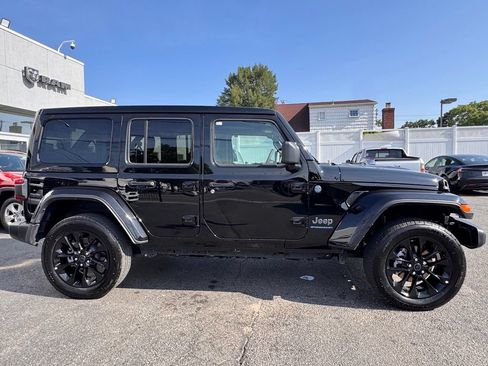Certified 2025 Jeep Wrangler Unlimited Sahara w/ Safety Group AWD/4WD image 8